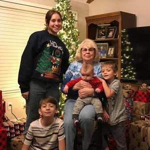 Meet your Posher, Ella